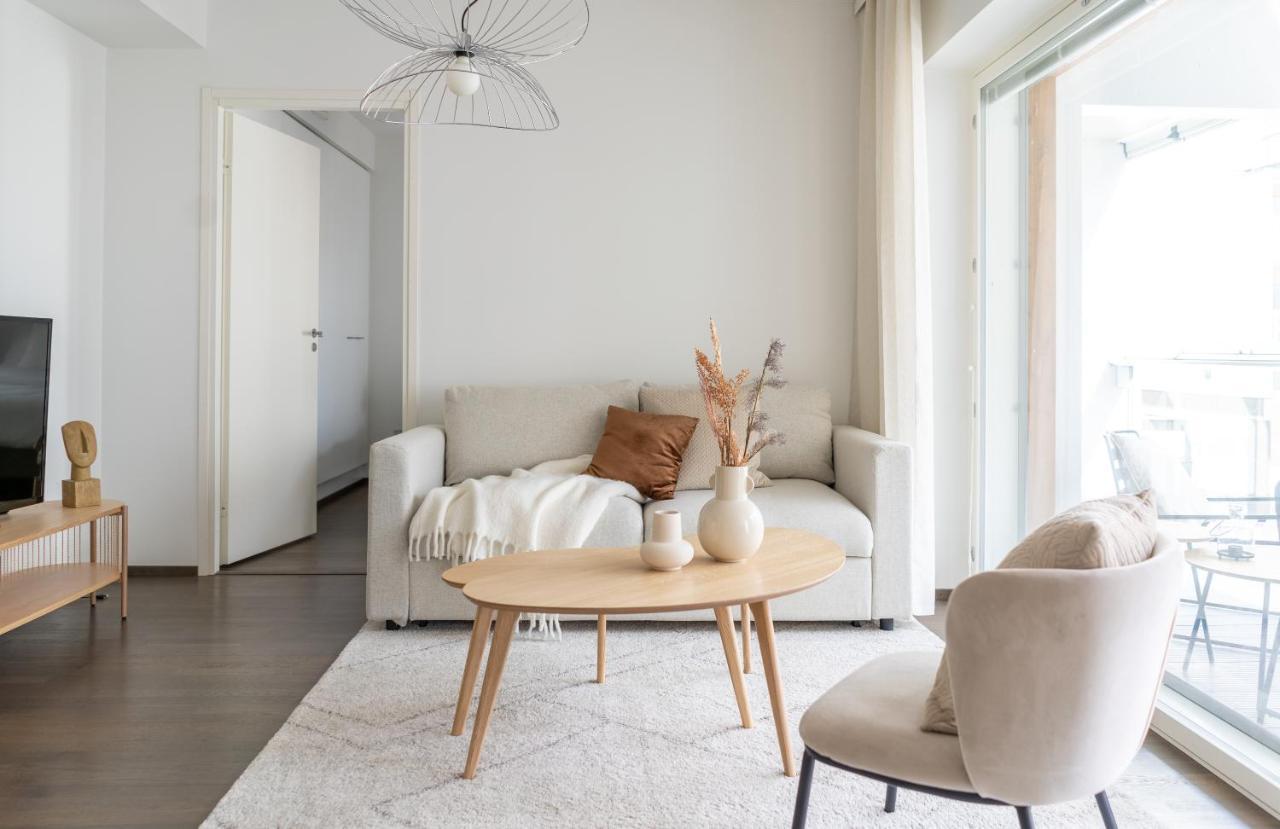 Appartamento Iso Aurinkoinen Parveke Ja Hyvaet Yhteydet Helsinki Esterno foto